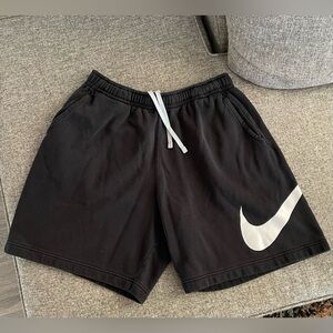 Men’s Nike brand shorts, size: L